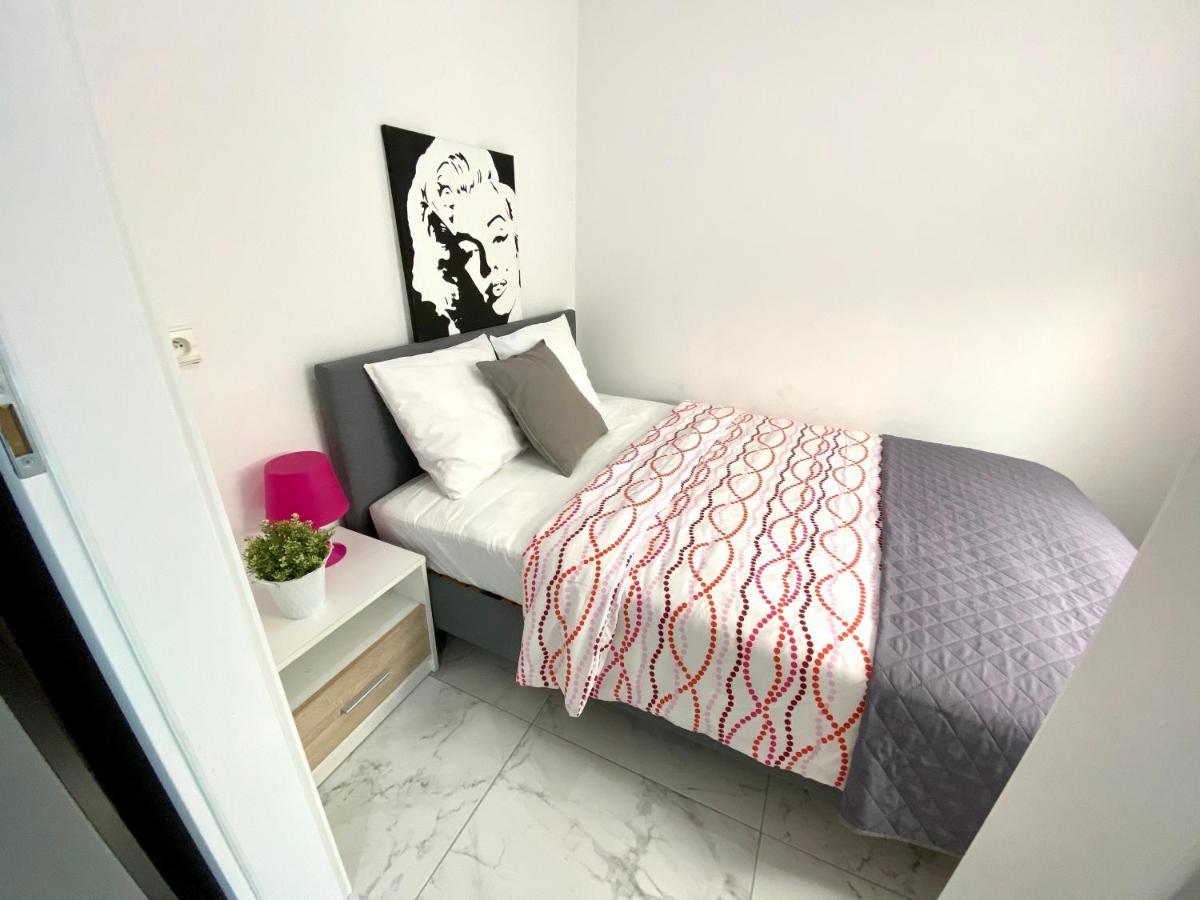 Center Warsaw - Apartmenty Jana Pawla II Exteriér fotografie