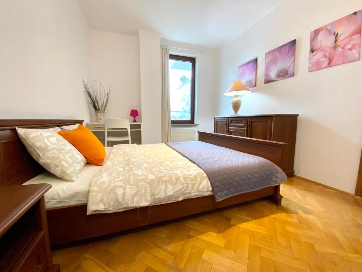 Center Warsaw - Apartmenty Jana Pawla II Exteriér fotografie