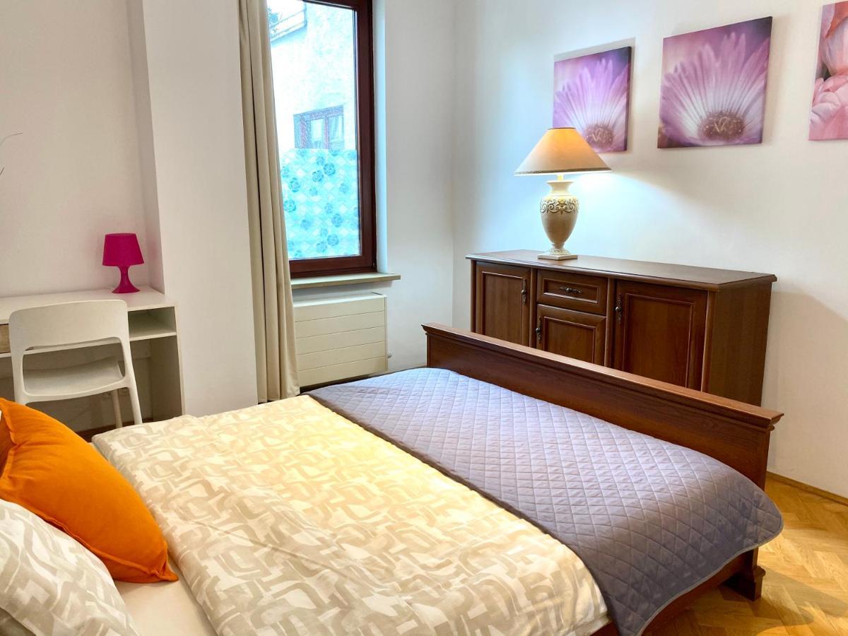 Center Warsaw - Apartmenty Jana Pawla II Exteriér fotografie